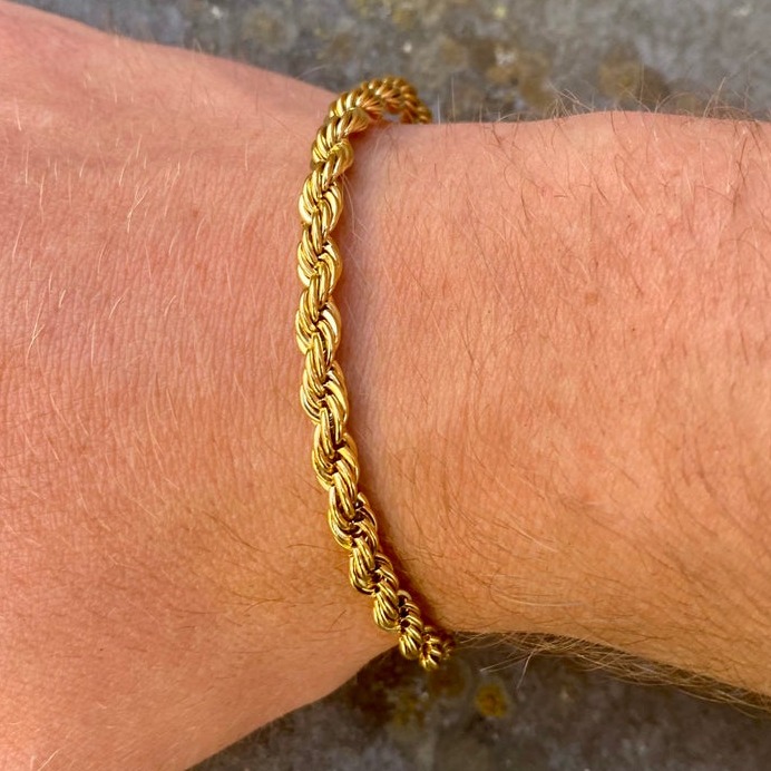 22 kt yellow gold twisted rope men's bracelet 9 grams 4 mm