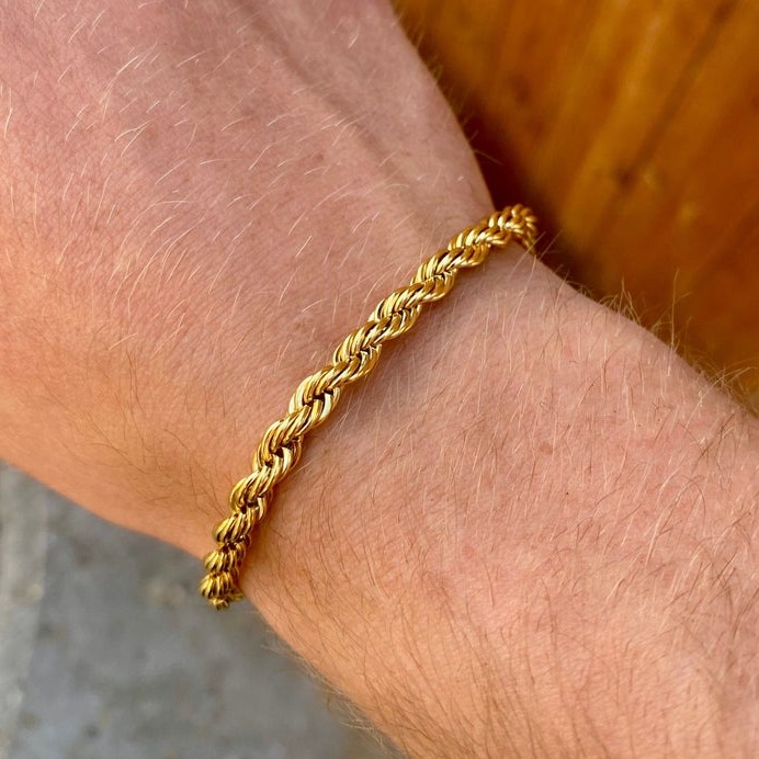 22 kt yellow gold twisted rope men's bracelet 9 grams 4 mm