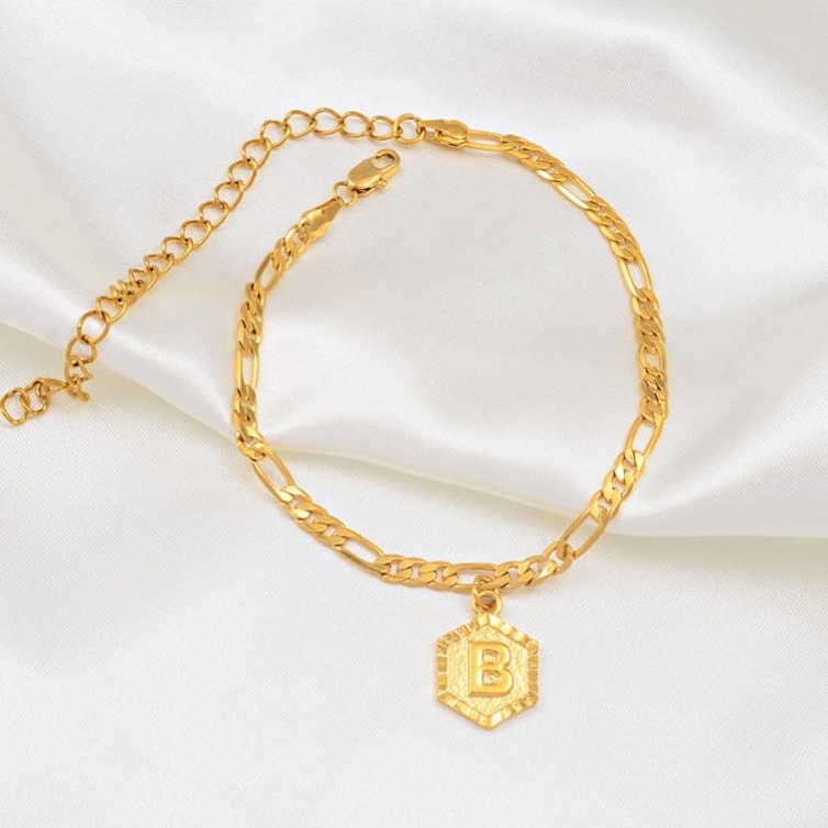 18 kt yellow gold alphabet letters initial bracelet bangle chain