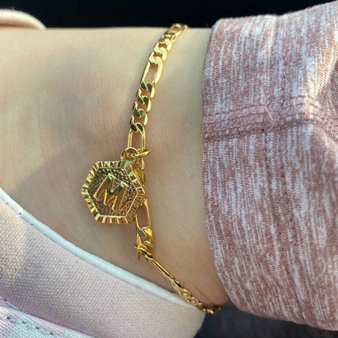 18 kt yellow gold alphabet letters initial bracelet bangle chain