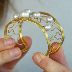 22 kt yellow gold pearls open cuff women's bracelet bangle 30 grams