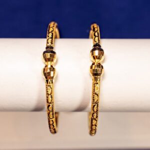 22 kt yellow gold handmade handcrafted bangle bracelet