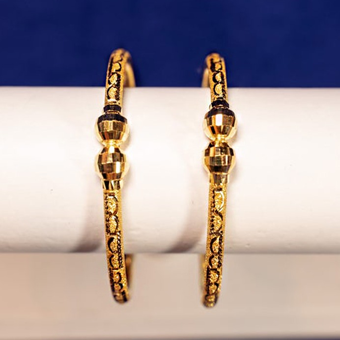 22 kt yellow gold handmade handcrafted bangle bracelet