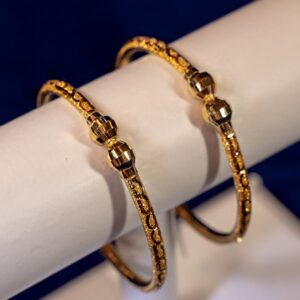 22 kt yellow gold handmade handcrafted bangle bracelet