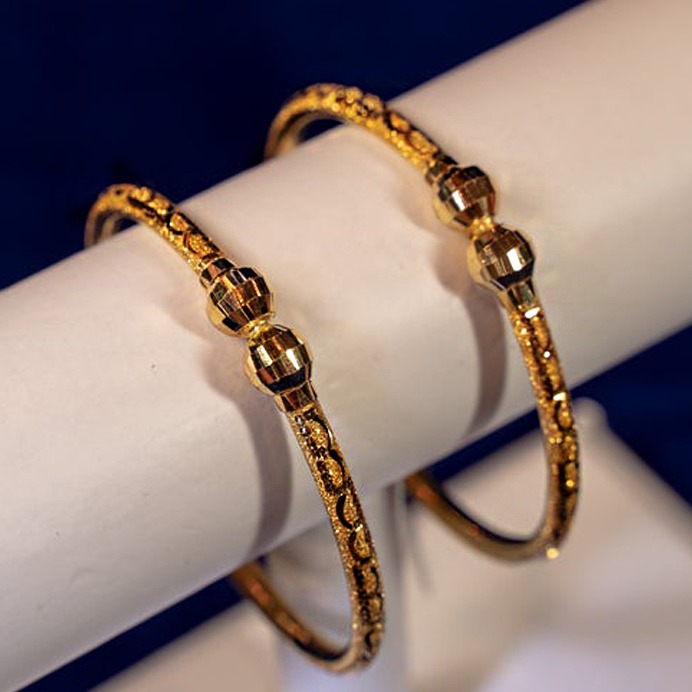 22 kt yellow gold handmade handcrafted bangle bracelet