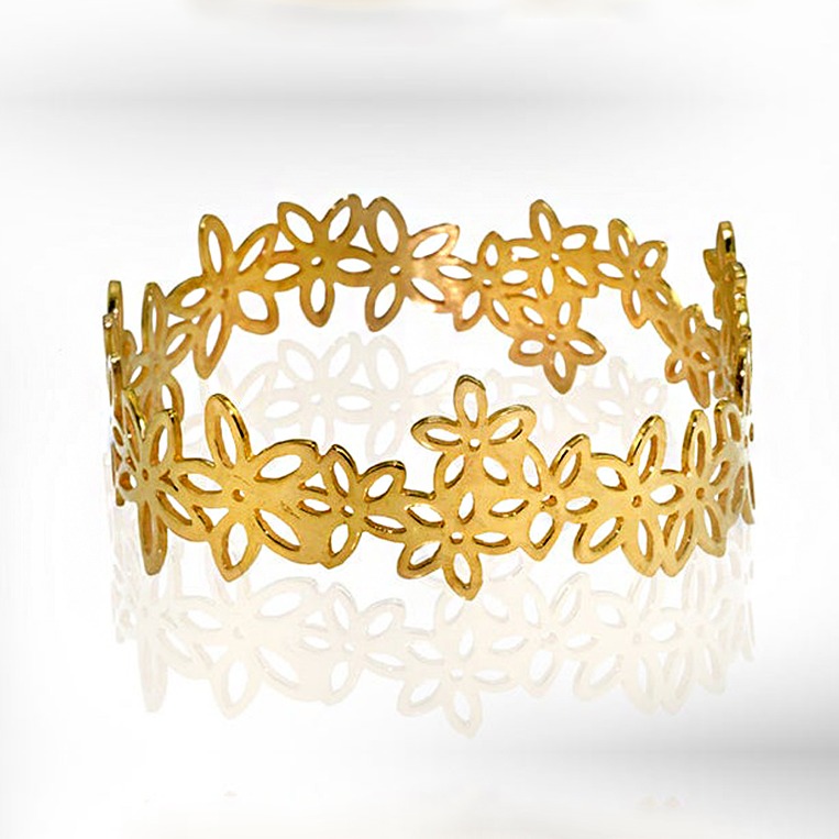 22 kt yellow gold flower glod lace statement slip-on bangle bracelet - Image 4