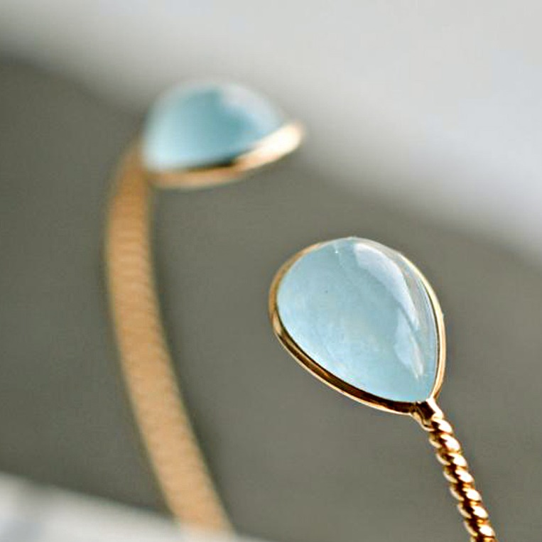 18 kt gold blue aquamarine gemstone stacking cuff bangle bracelet - Image 2