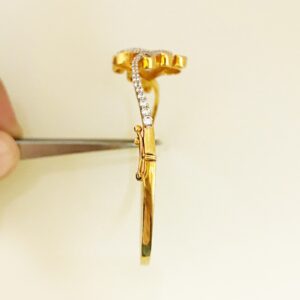 18k yellow gold cubic zirconia hinged oval women bracelet bangle