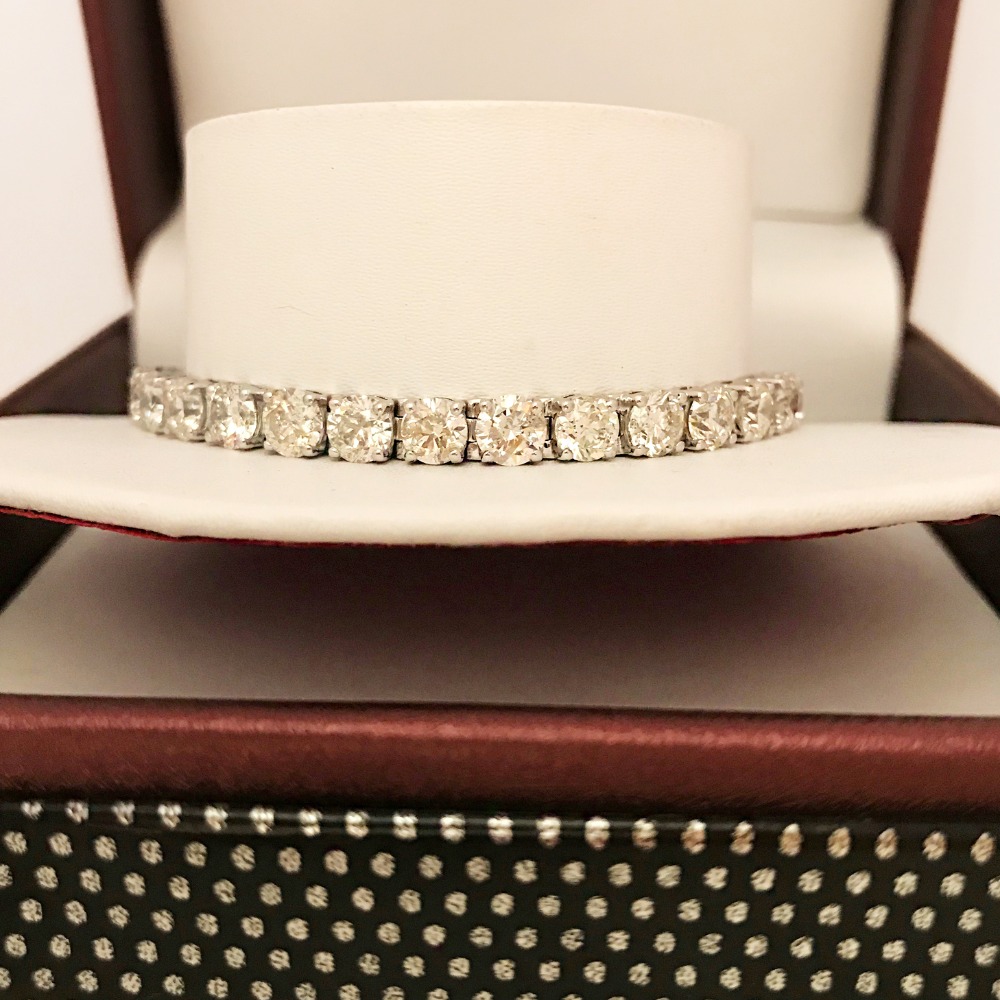 Igi 14kt white gold 13.71 ct diamond bangle tennis bracelet - Image 2