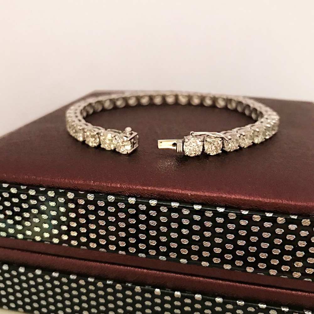 Igi 14kt white gold 13.71 ct diamond bangle tennis bracelet