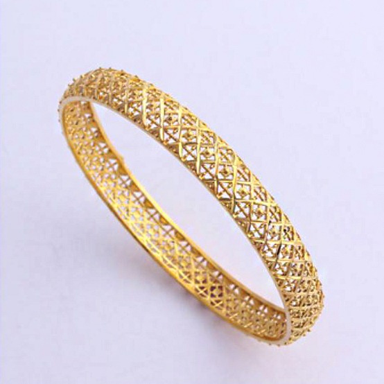 18 kt yellow gold traditional handmade slip-on bracelet bangles 30 gm
