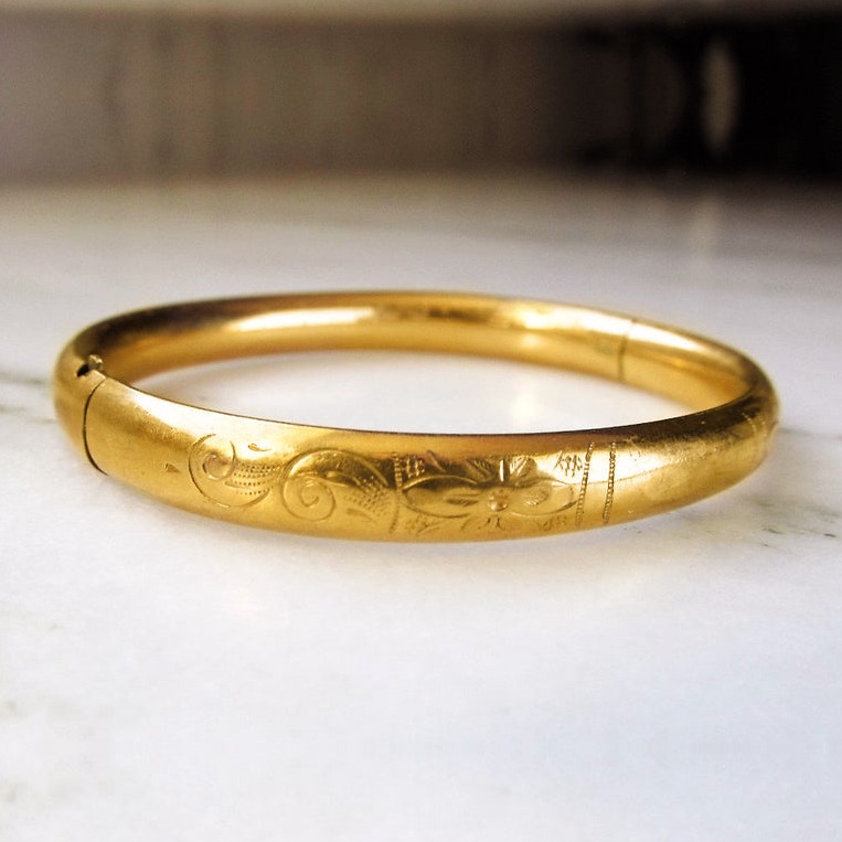 18 Kt Yellow Gold Etched Floral Vintage Women's Bracelet Bangle 25 Gm