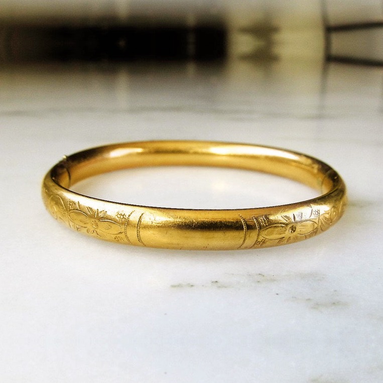 18 Kt Yellow Gold Etched Floral Vintage Women's Bracelet Bangle 25 Gm