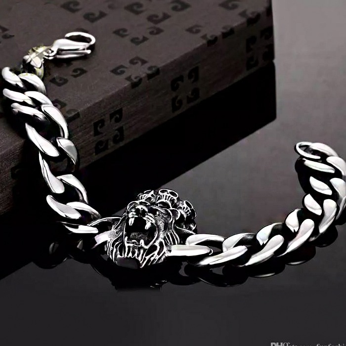 18 Kt White Gold Skull Link Men's Antique Bracelet 85.720 Grams
