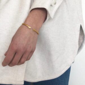 18Kt Yellow Gold Adjustable Hug Hands Women's Bangle Bracelet