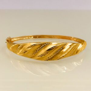 18K Yellow Gold Trendy Wide Open Lock Women's Bangle Bracelet