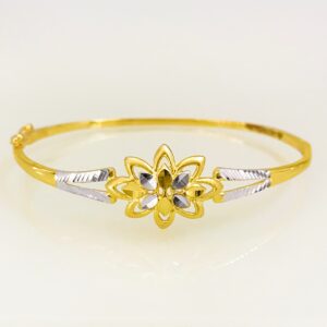 18 Kt Stamped Yellow Gold White Double Flower Women's Bangle Bracelet