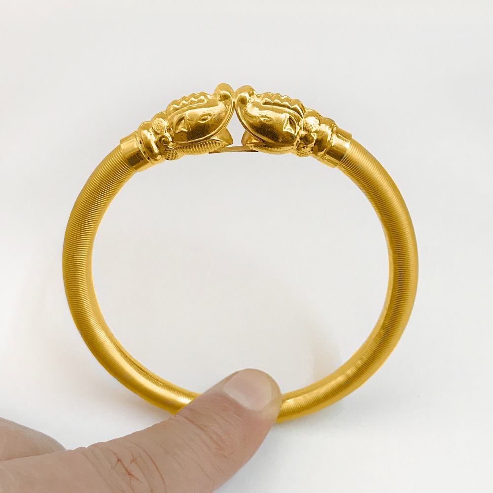 18 kt yellow gold handmade elephant face slip bracelet bangle