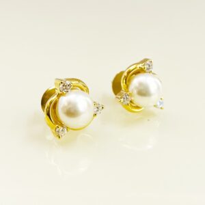 18 kt gold pearl & cubic zirconia handmade round stud women earring