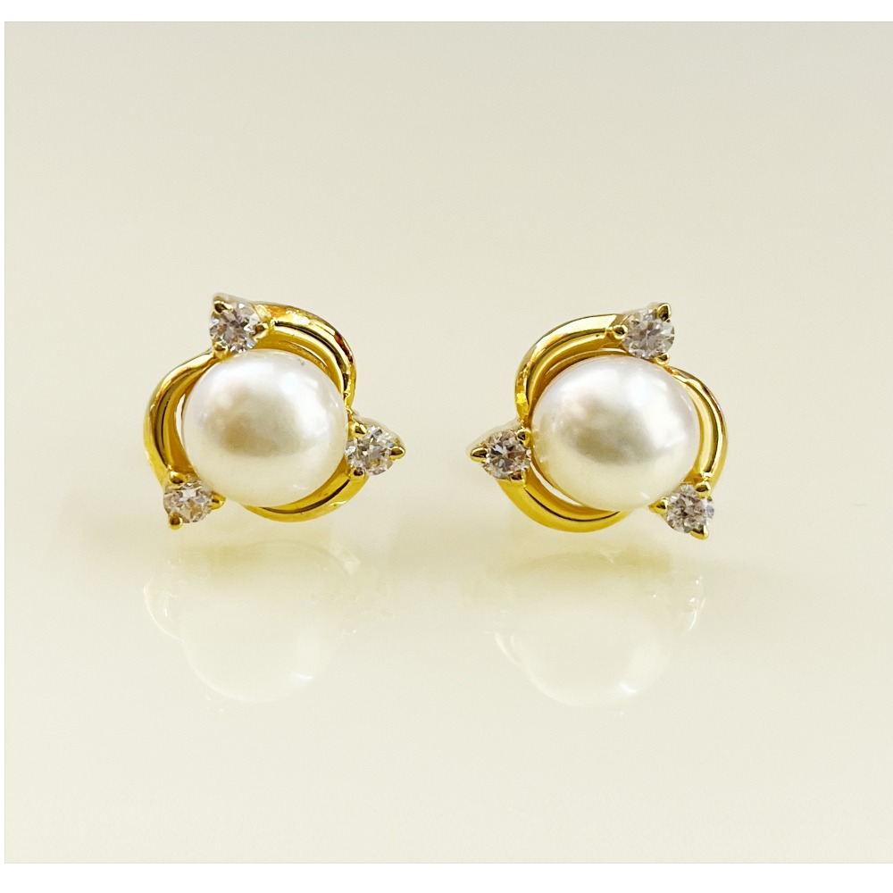 18 kt gold pearl & cubic zirconia handmade round stud women earring