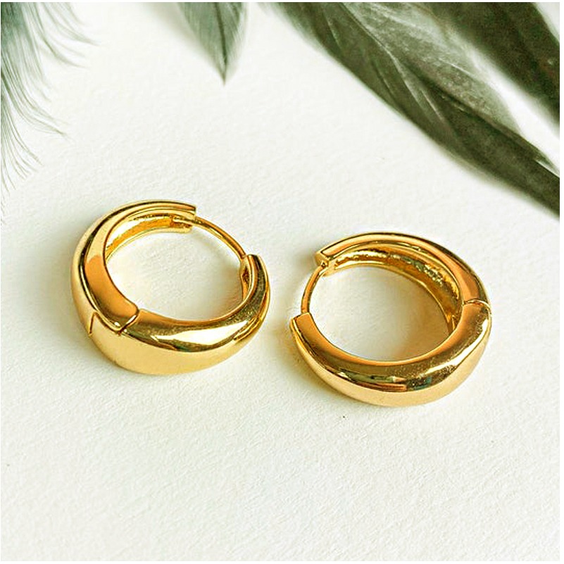22 Kt Hallmark Yellow Gold Bridesmaid Dainty Huggie Hoop Earrings