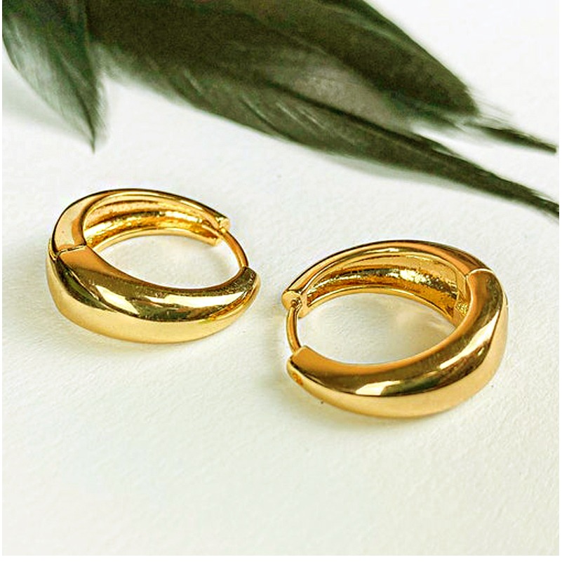 22 Kt Hallmark Yellow Gold Bridesmaid Dainty Huggie Hoop Earrings