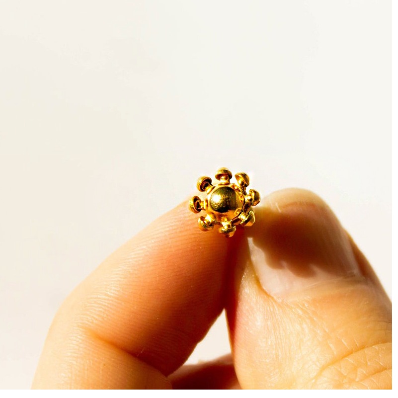 22 Kt Hallmark Real Solid Yellow Gold Flower Vintage Mini Stud Earrings
