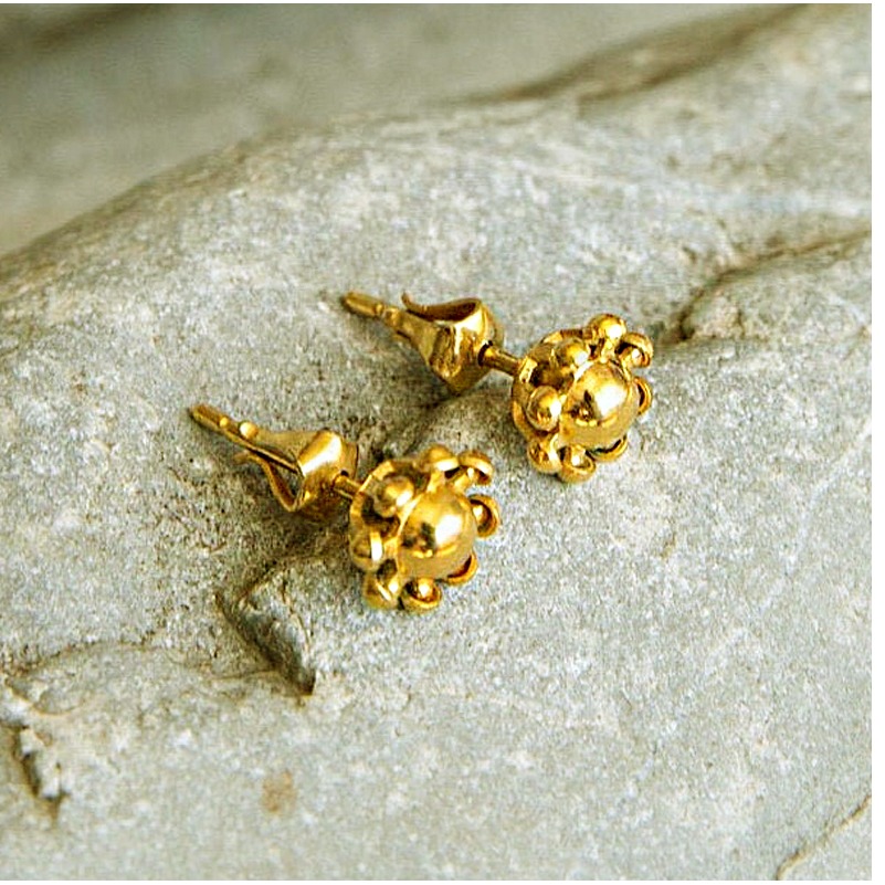 22 Kt Hallmark Real Solid Yellow Gold Flower Vintage Mini Stud Earrings