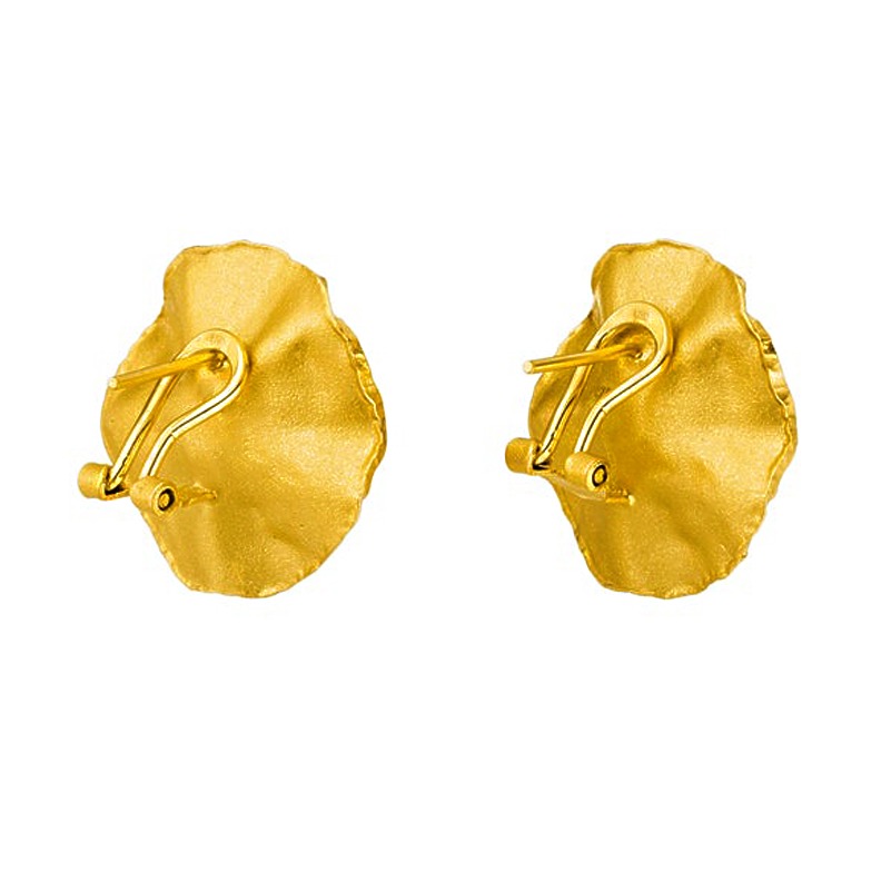 18 Kt Hallmark Solid Yellow Gold Extravagant Flower Pearl Women'S Stud Earrings