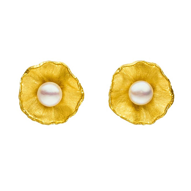 18 Kt Hallmark Solid Yellow Gold Extravagant Flower Pearl Women'S Stud Earrings