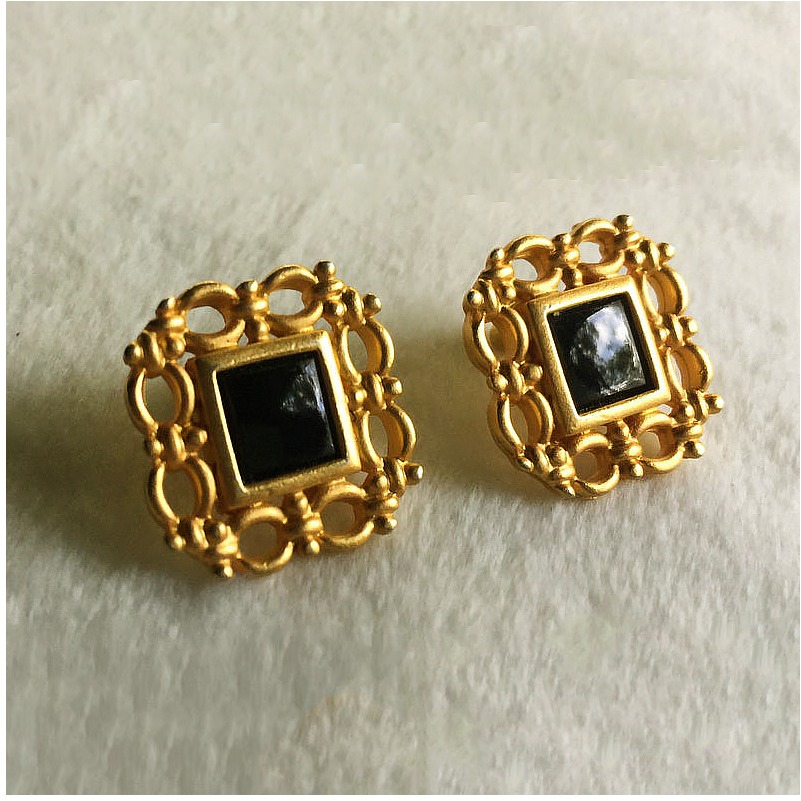 18 Kt Hallmark Real Solid Yellow Gold Elegant Black Onyx Women'S Stud Earrings