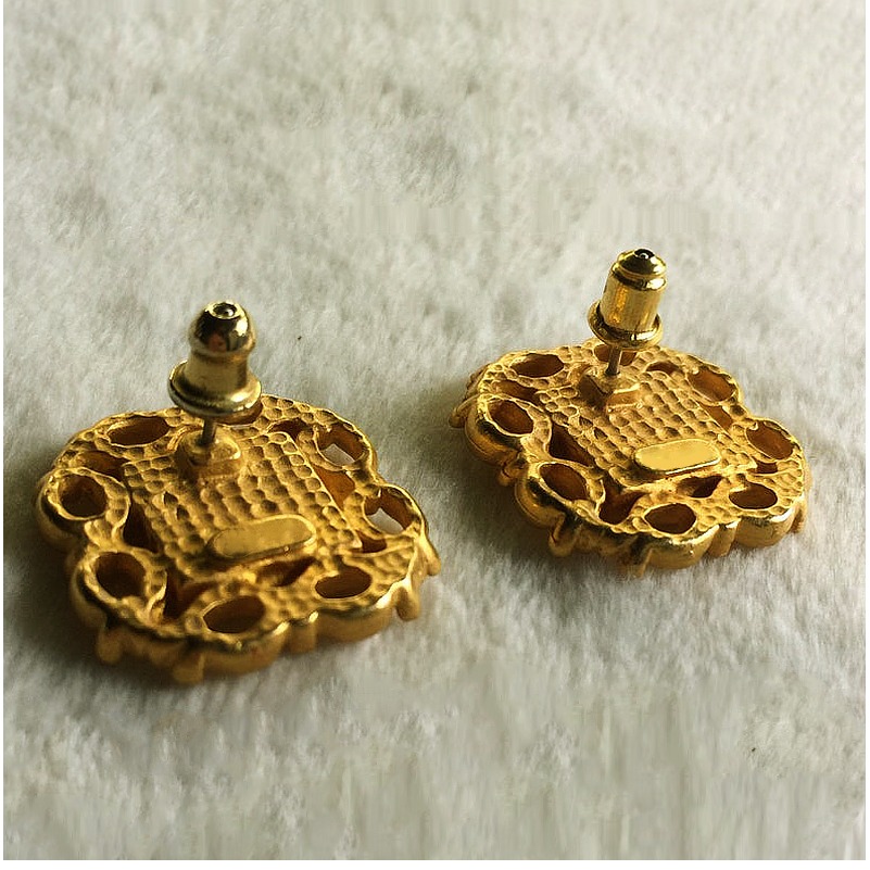 18 Kt Hallmark Real Solid Yellow Gold Elegant Black Onyx Women'S Stud Earrings