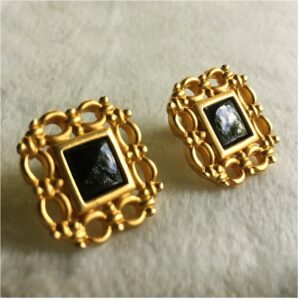 18 Kt Hallmark Real Solid Yellow Gold Elegant Black Onyx Women'S Stud Earrings