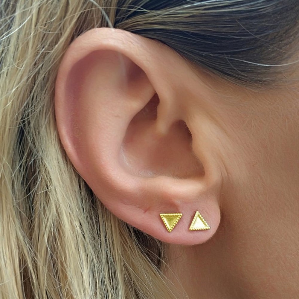 22 Kt Hallmark Real Solid Yellow Gold Triangle Small Minimalist Stud Earrings