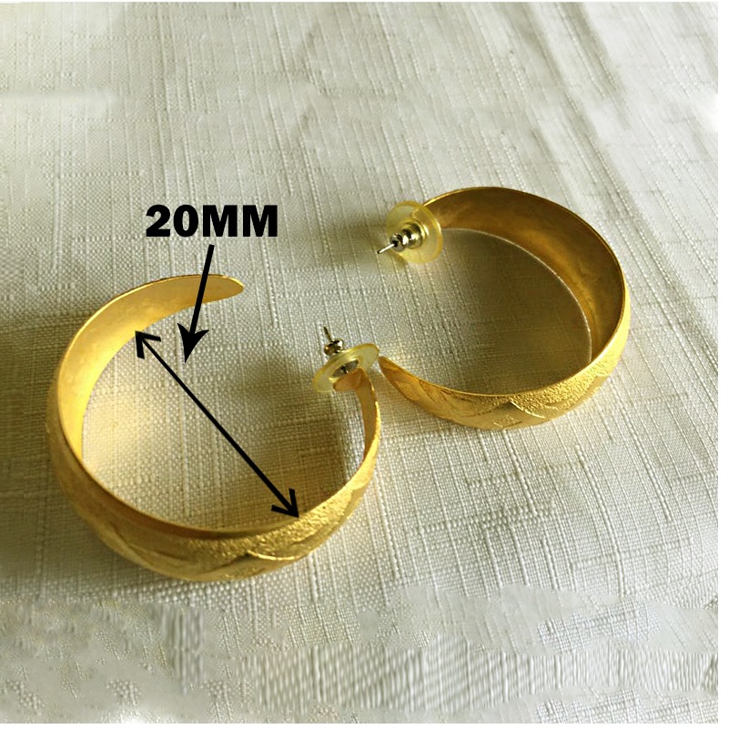 18 Kt Hallmark Real Solid Yellow Gold Etched Huggie Hoop Earrings Screw Back - Image 2