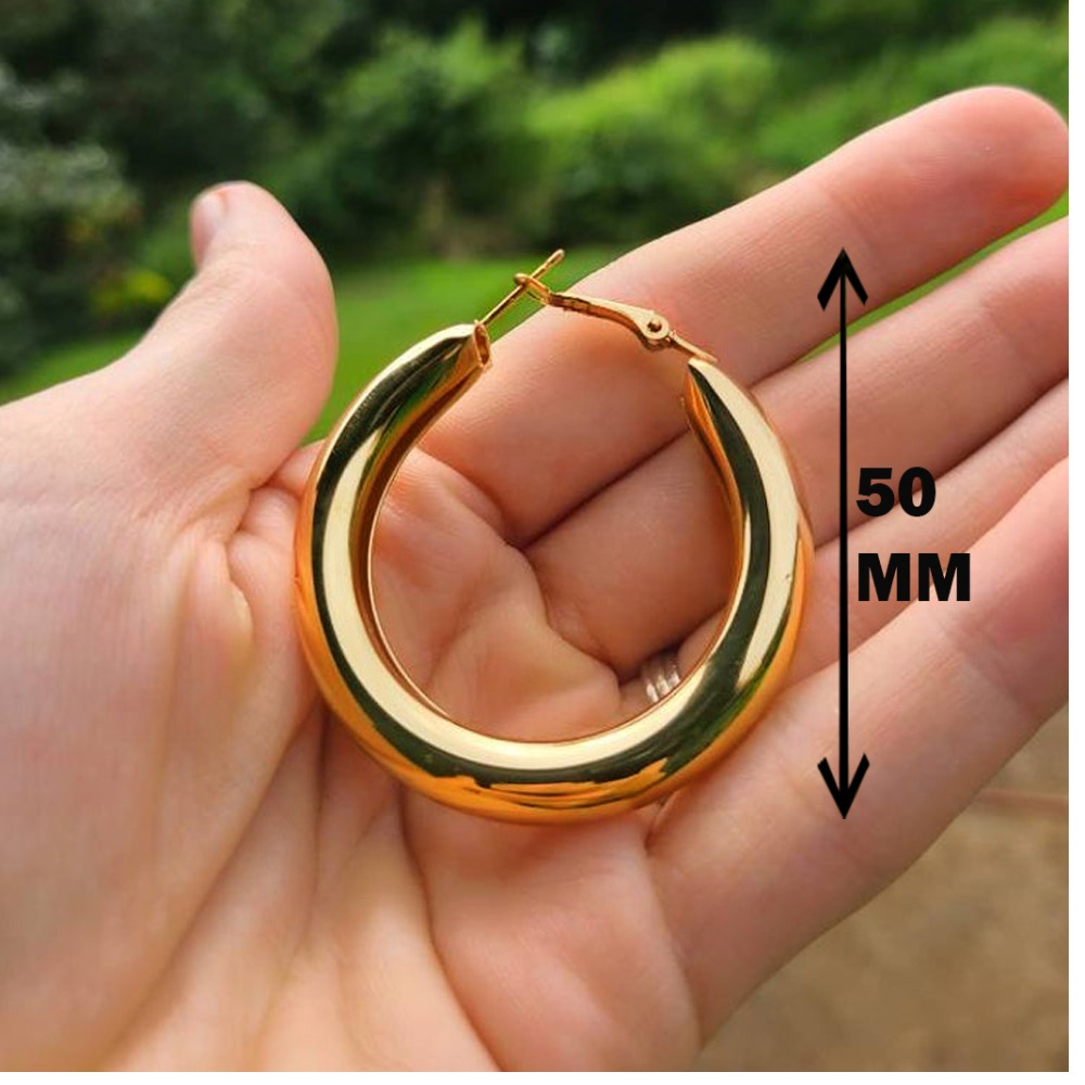 18 Kt Hallmark Real Solid Yellow Gold Puffy Retro Century Huggie Hoop Earrings - Image 4