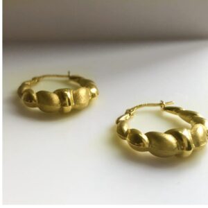 18 Kt Hallmark Real Solid Yellow Gold Twist Oval Satin Huggie Hoop Earrings