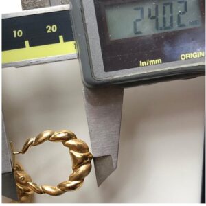 18 Kt Hallmark Real Solid Yellow Gold Twist Oval Satin Huggie Hoop Earrings