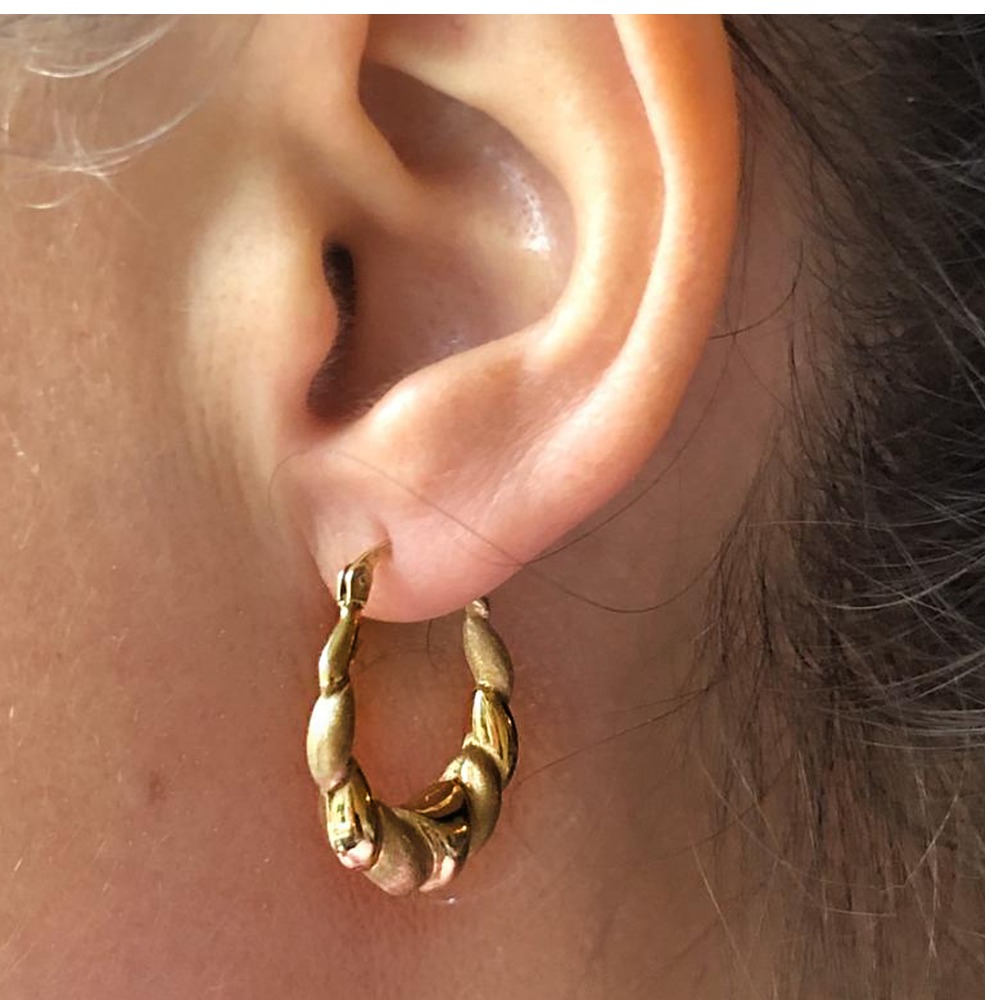 18 Kt Hallmark Real Solid Yellow Gold Twist Oval Satin Huggie Hoop Earrings