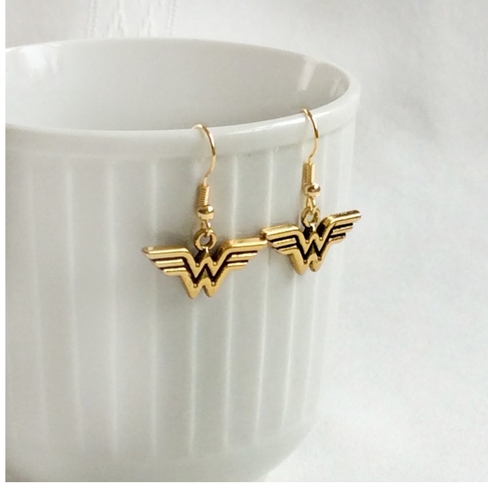 18 Kt Real Solid Yellow Gold Geek Superhero Wonder Women's Hook Earrings 10 Gms