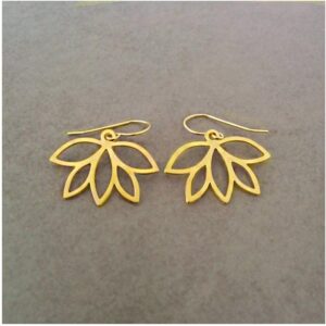 22 Kt Hallmark Real Solid Yellow Gold Leaf Hook Elegant Dangle Drop Earrings
