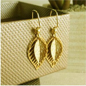 18 Kt Hallmark Real Solid Yellow Gold Filigree Leaf Women'S Dangle Drop Earrings