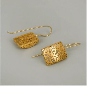 18 Kt Hallmark Real Solid Yellow Gold Filigree Cutout Lace Dangle Drop Earrings