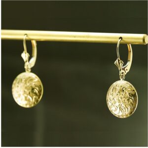 18 Kt Hallmark Real Solid Yellow Gold Engraved Floral Dangle Drop Earrings Lever