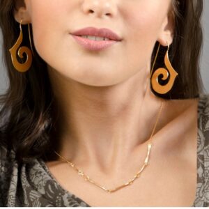 18 Kt Hallmark Real Solid Yellow Gold Spiral Wave Long Dangle Drop Earrings