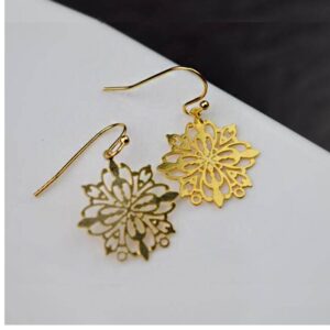 18 Kt Hallmark Real Solid Yellow Gold Filigree Flower Hook Dangle Drop Earrings
