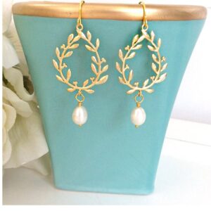 18 kt yellow gold pearl laurel wreath floral dangle drop earrings
