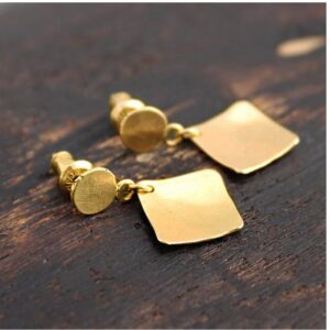 18 kt hallmark yellow gold hammered geometric dangle drop earrings