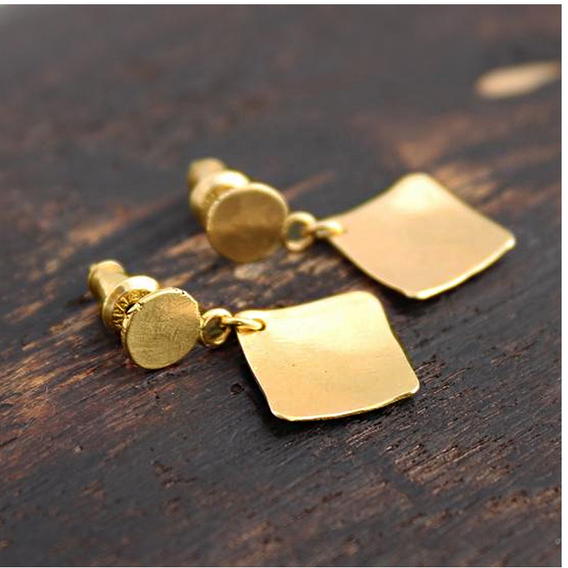 18 kt hallmark yellow gold hammered geometric dangle drop earrings - Image 3