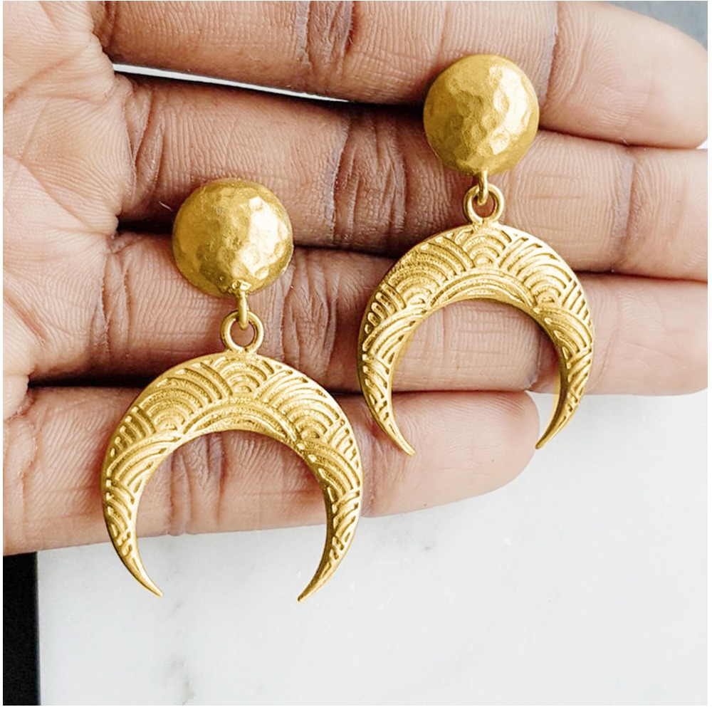 18 kt yellow gold half moon horn dangle drop women's earrings 12 gram